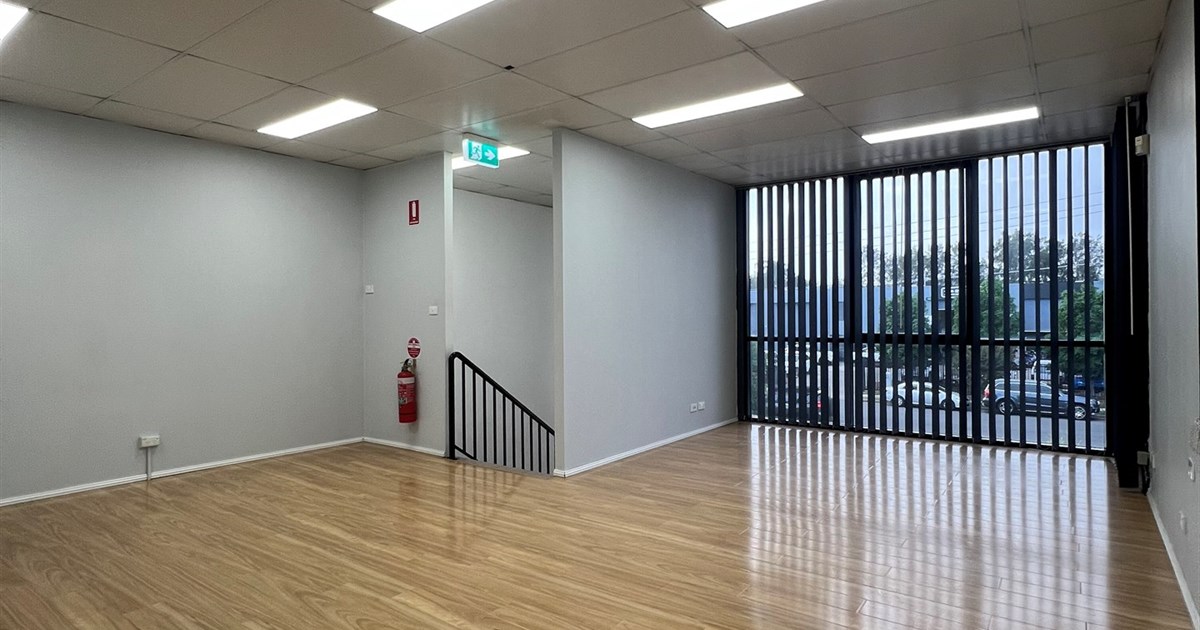 Unit 2/26-28 Whyalla Place, LIVERPOOL NSW 2170