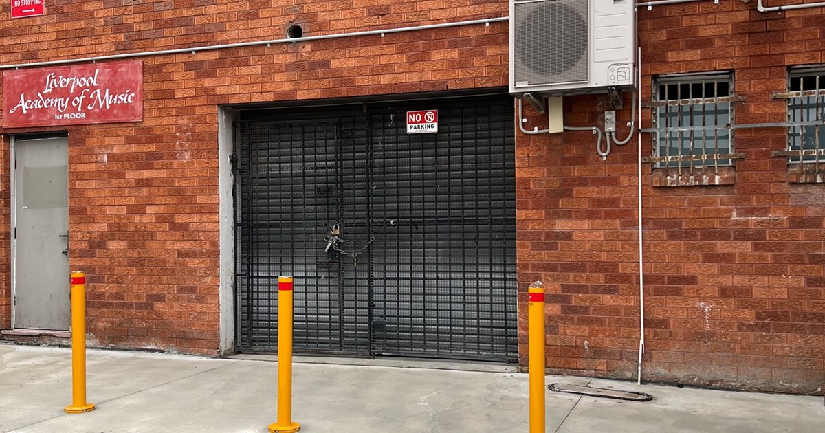 70 moore street, LIVERPOOL NSW 2170