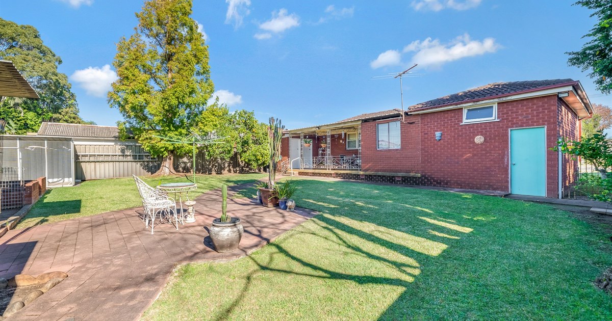 SOLD- RECORD PRICE -/54 Stockton Avenue, Moorebank NSW 2170